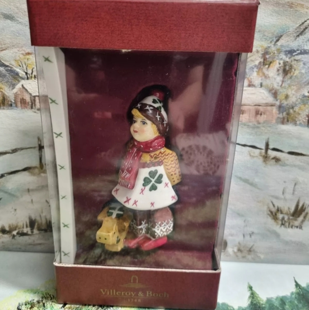 Villeroy & Boch Scandinavia Porcelain Ornament Children Series "Girl with Pig"